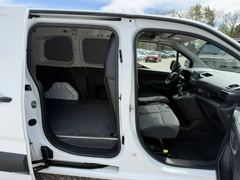 Toyota Proace City 23