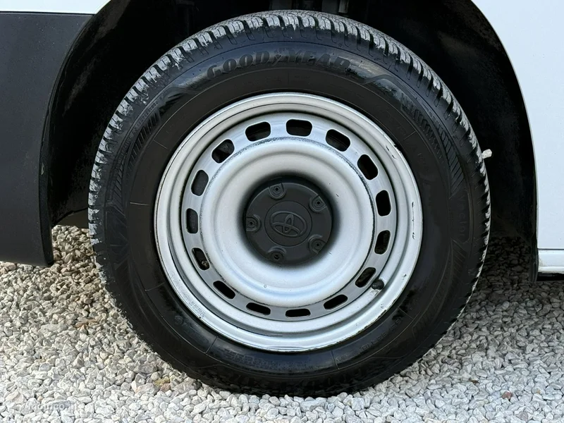 Toyota Proace City 9