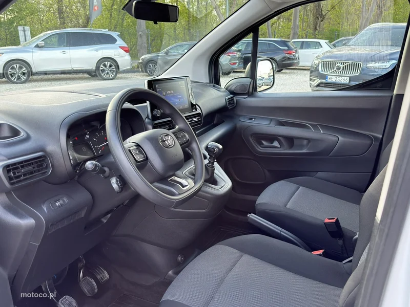 Toyota Proace City 10