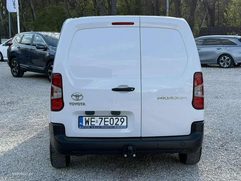 Toyota Proace City 4