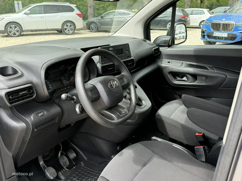 Toyota Proace City 9
