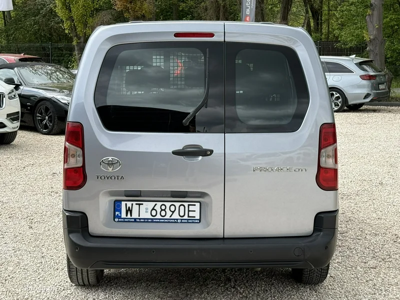 Toyota Proace City 4