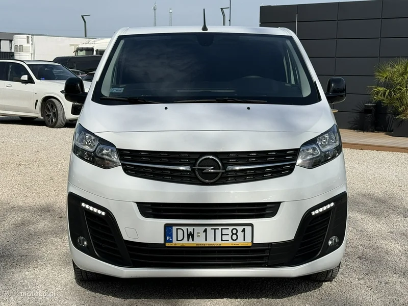 Opel Vivaro 8