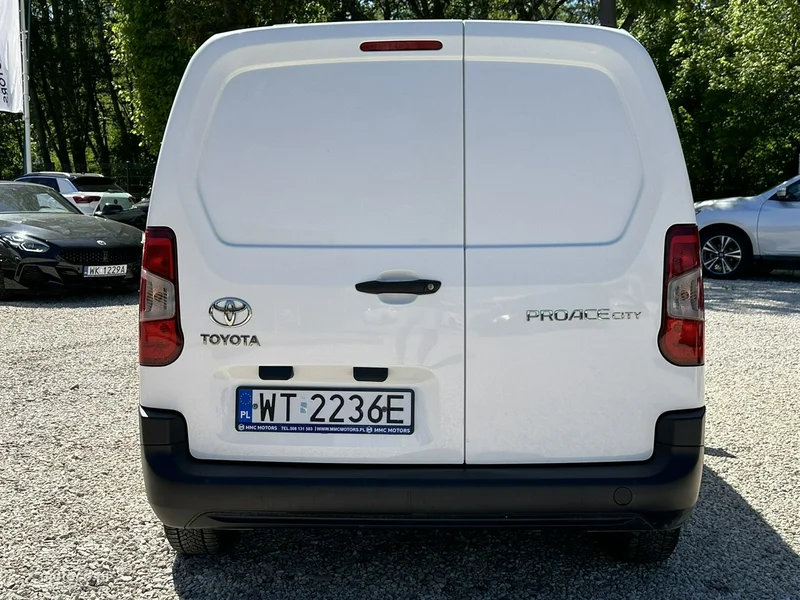 Toyota Proace City 6