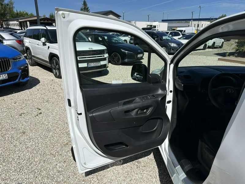 Toyota Proace City 13