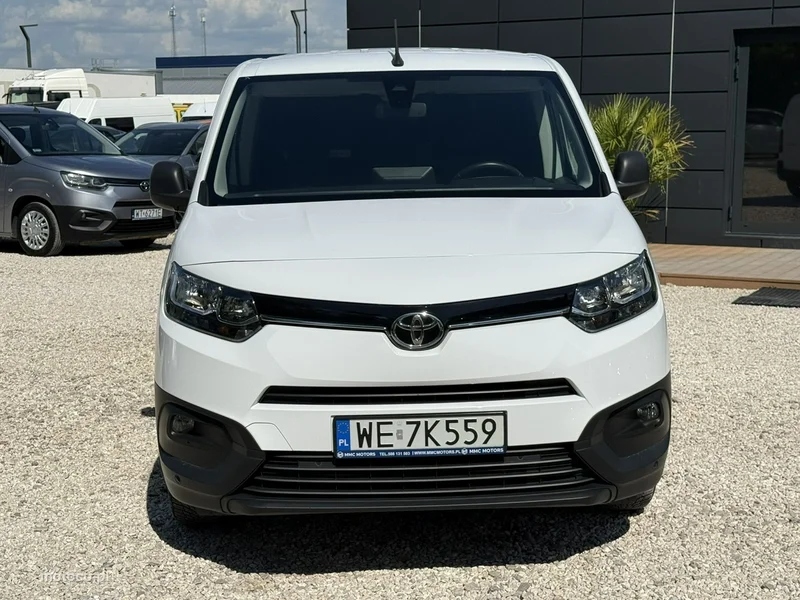 Toyota Proace City 8