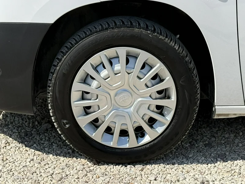 Toyota Proace City 9