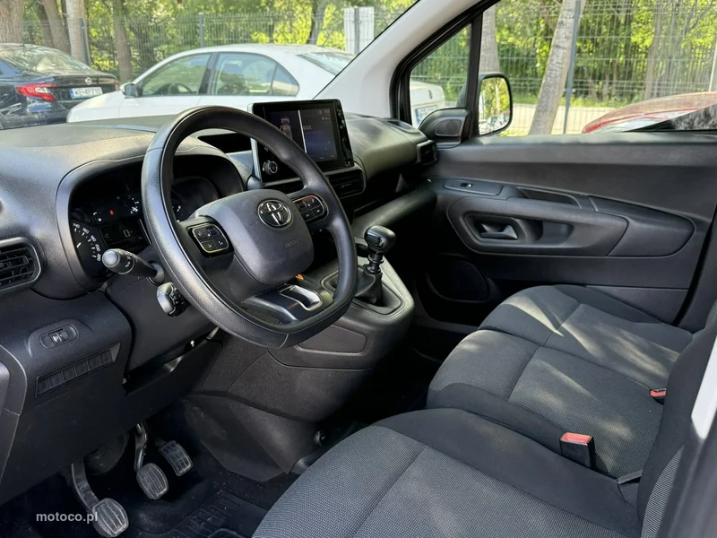 Toyota Proace City 10