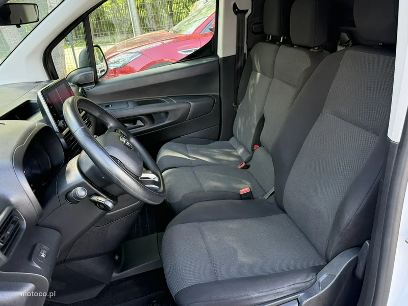 Toyota Proace City 12