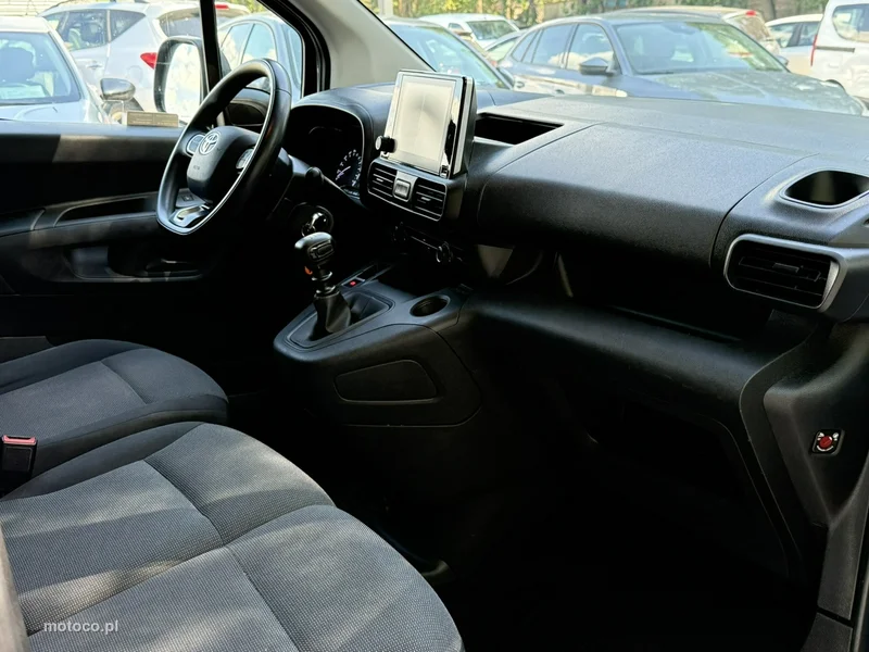 Toyota Proace City 16