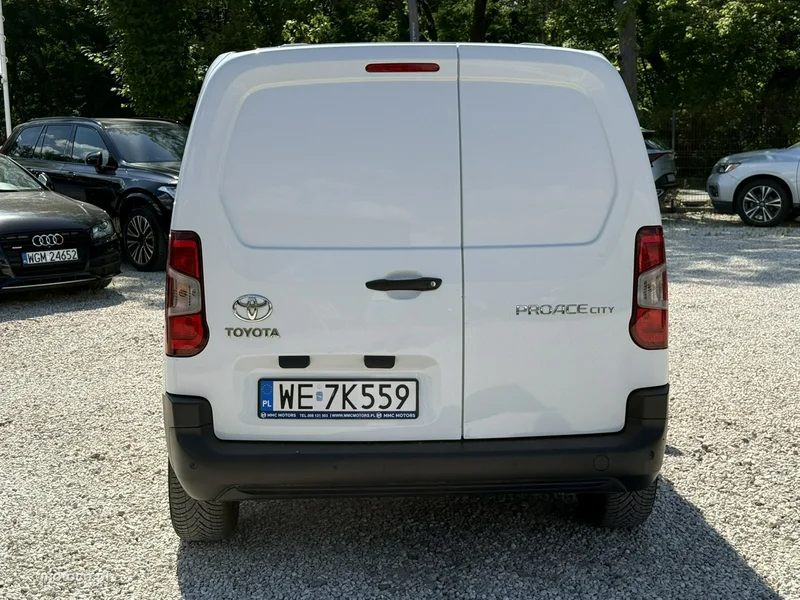Toyota Proace City 4