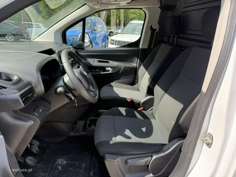 Toyota Proace City 8