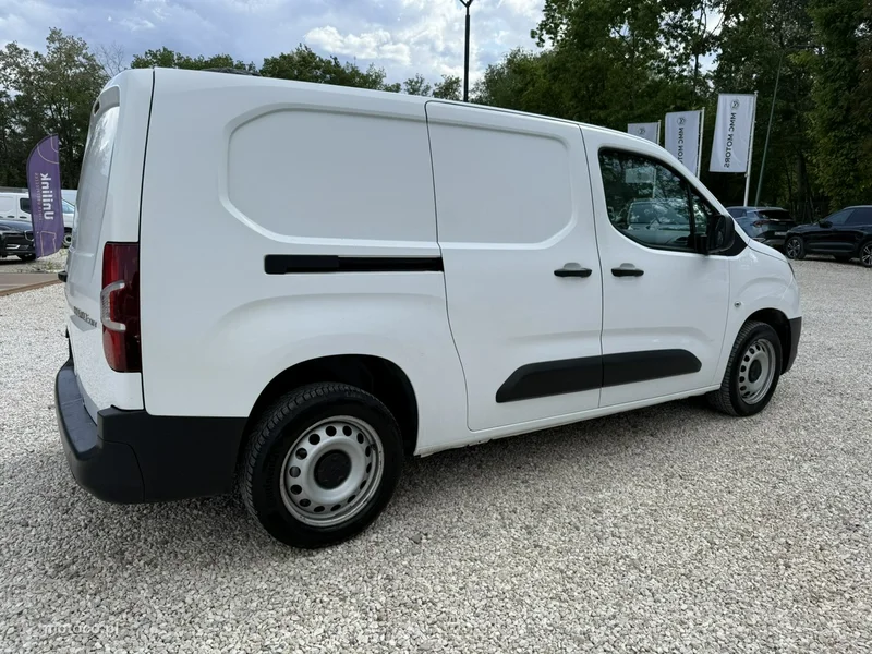Toyota Proace City 16
