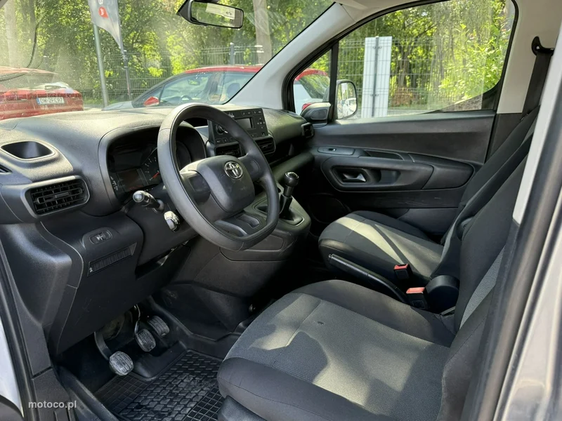 Toyota Proace City 10