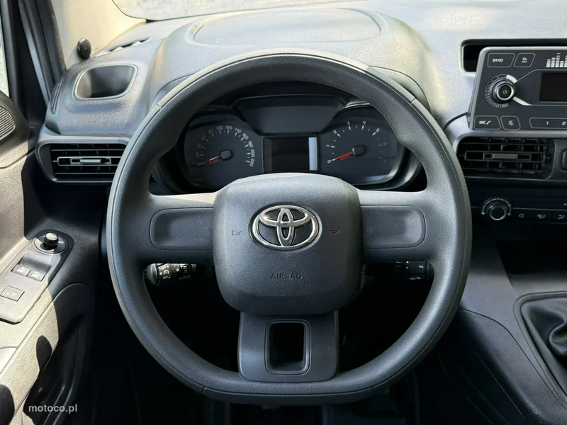 Toyota Proace City 23