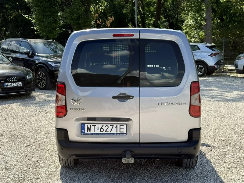 Toyota Proace City 4