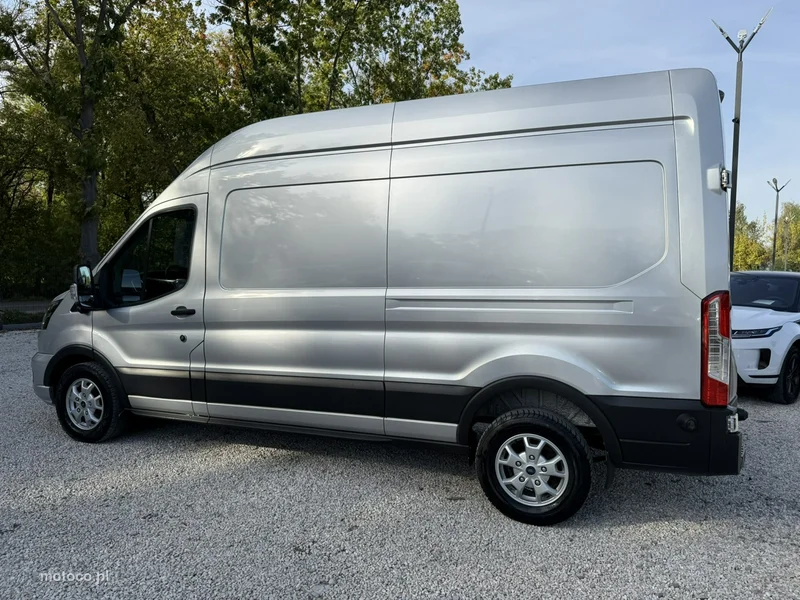 Ford Transit 28