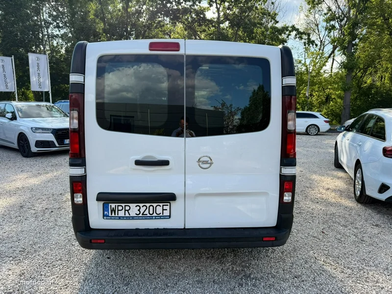 Opel Vivaro 6