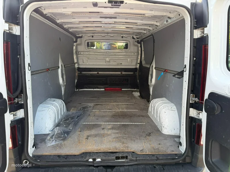 Opel Vivaro 8