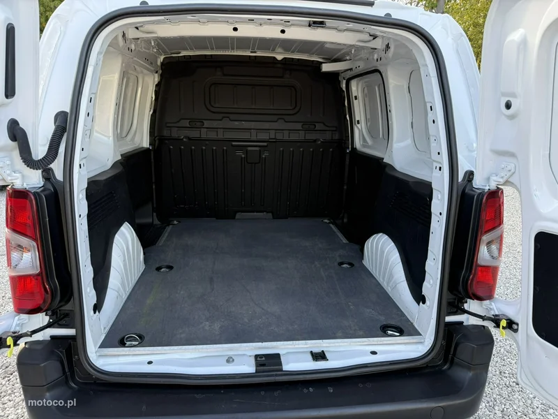 Toyota Proace City 10