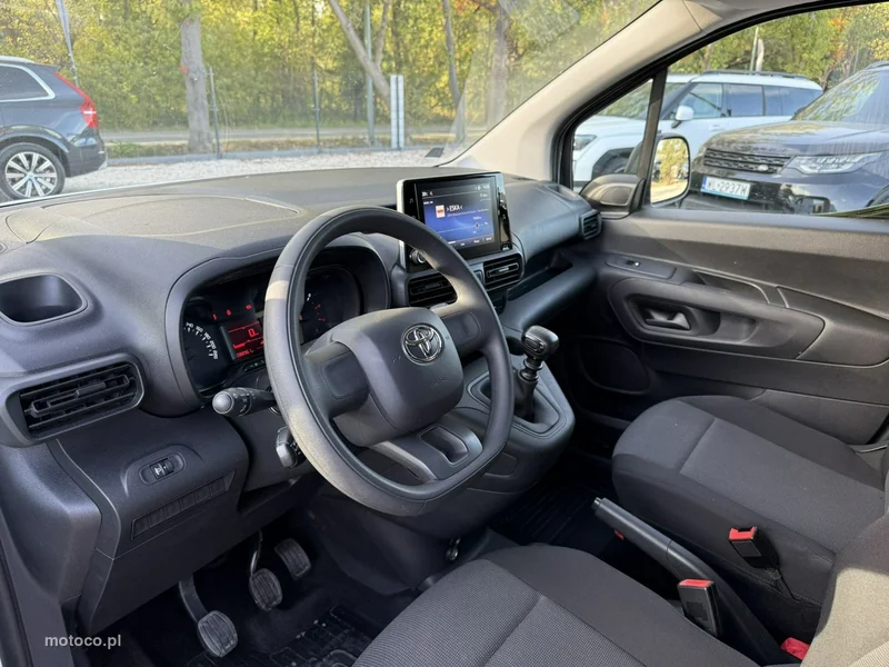 Toyota Proace City 18