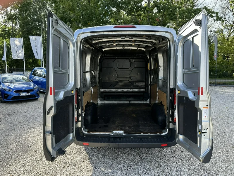 Ford Transit 8
