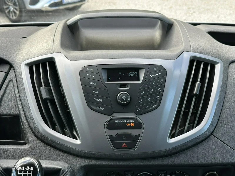 Ford Transit 19