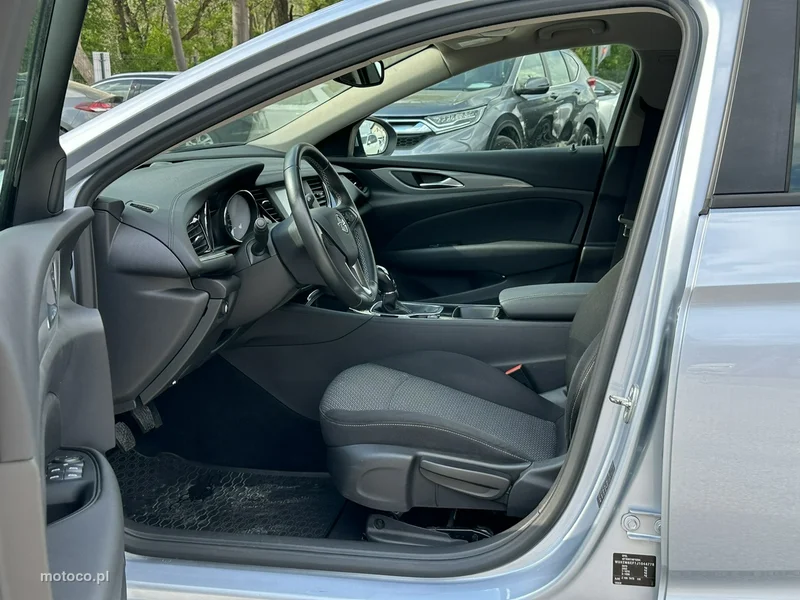 Opel Insignia B 12