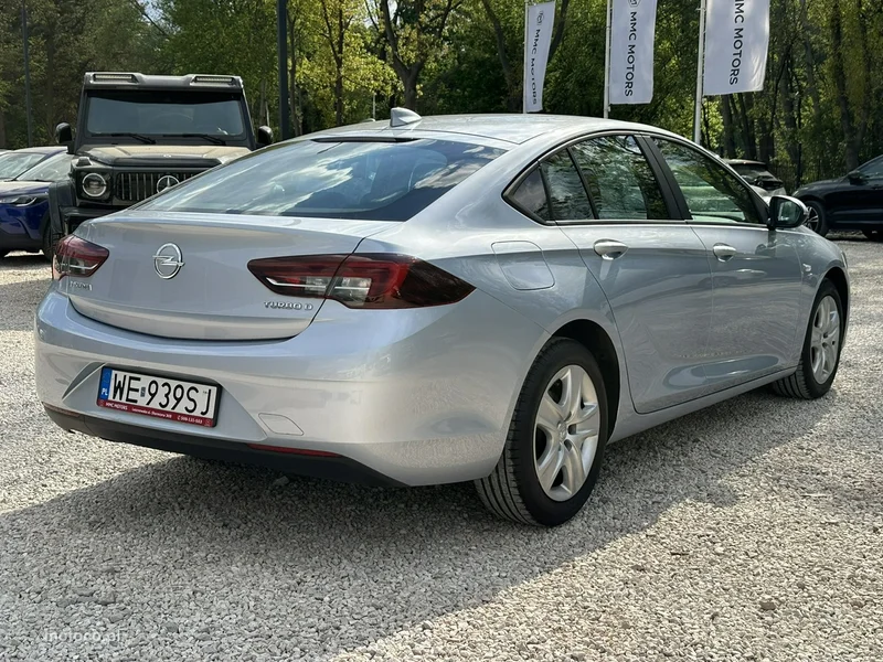 Opel Insignia B 8
