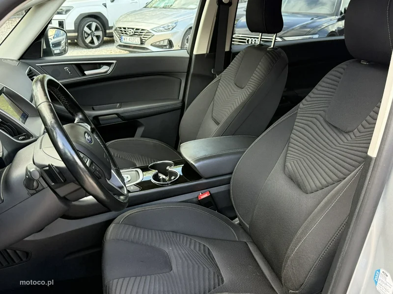 Ford S-Max II 11