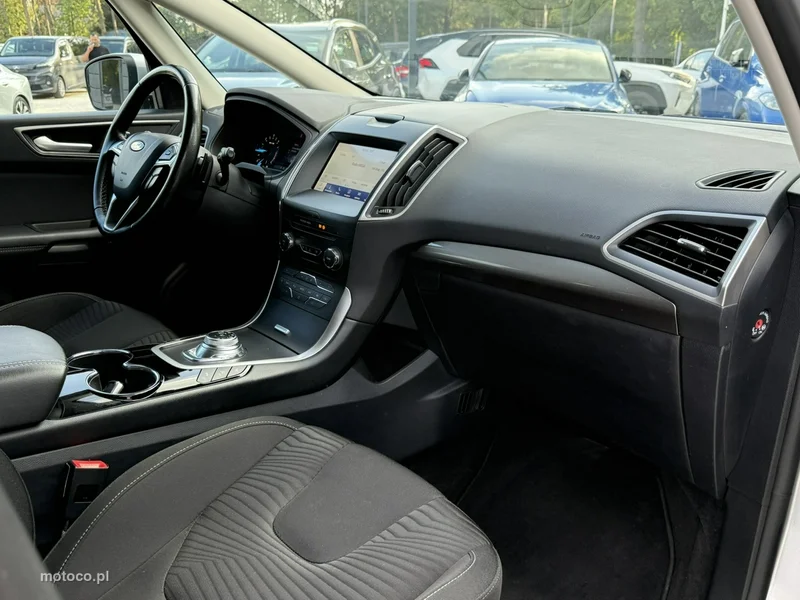 Ford S-Max II 17