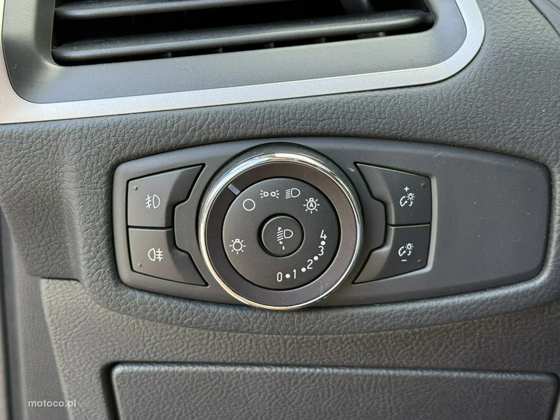 Ford S-Max II 21