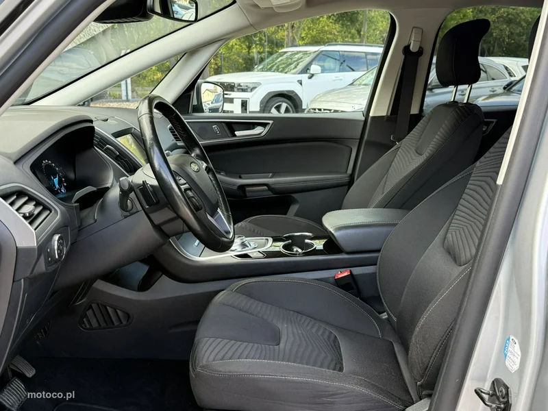 Ford S-Max II 10