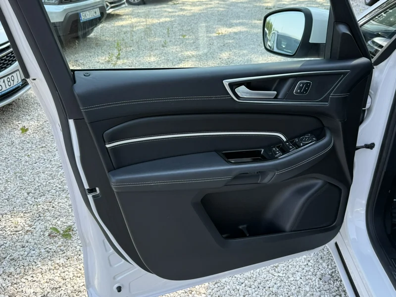 Ford S-Max II 13