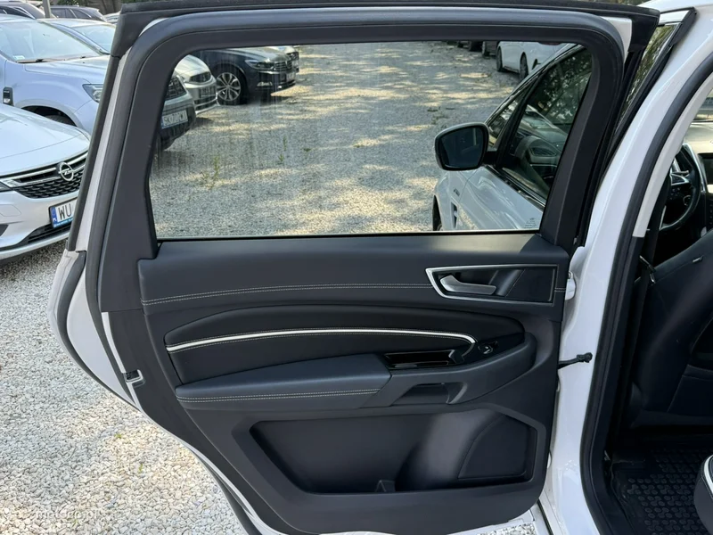 Ford S-Max II 16