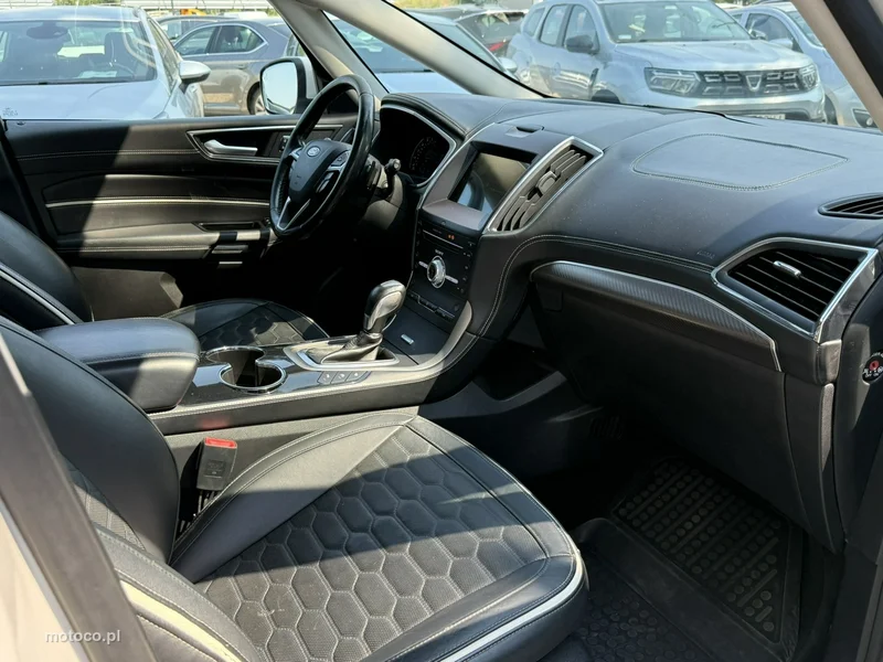 Ford S-Max II 21