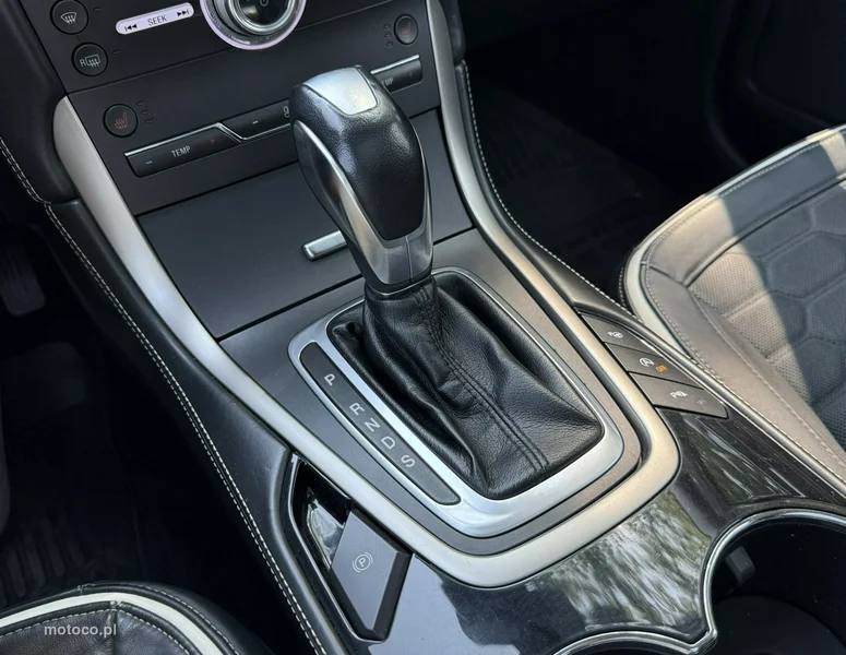 Ford S-Max II 25