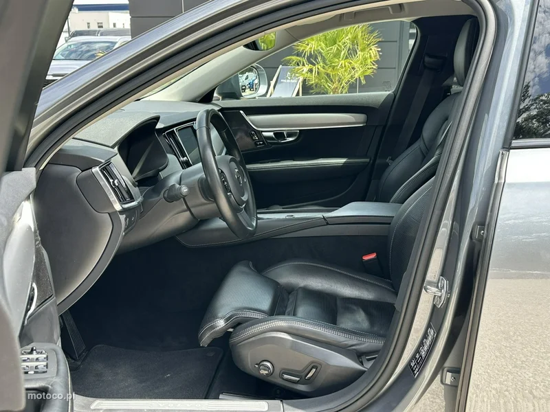 Volvo V90 Cross Country 12