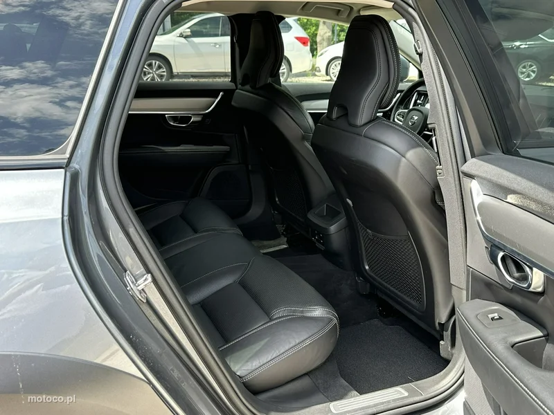 Volvo V90 Cross Country 17