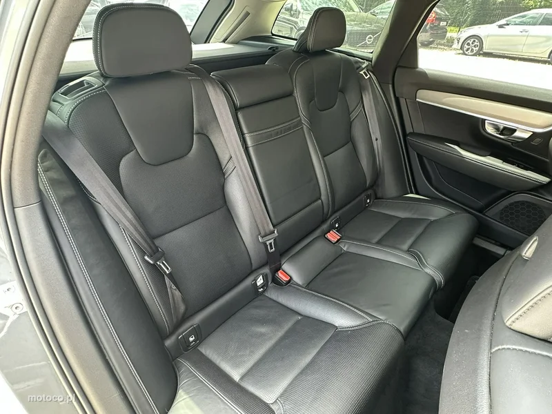 Volvo V90 Cross Country 18