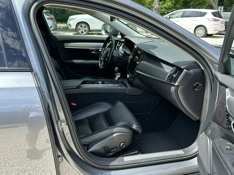 Volvo V90 Cross Country 19