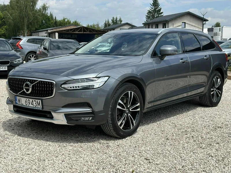Volvo V90 Cross Country 3