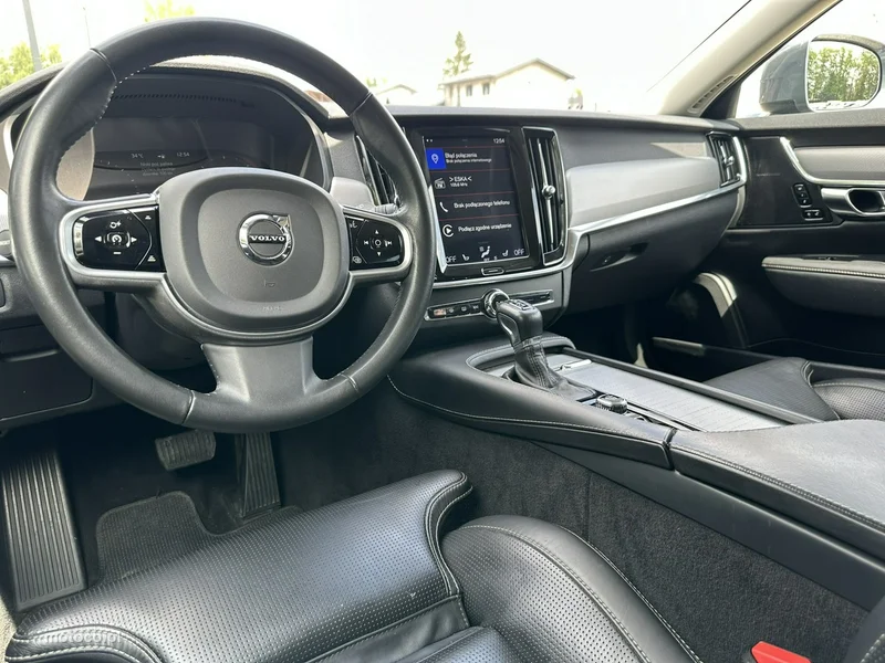 Volvo V90 Cross Country 23