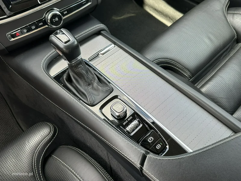 Volvo V90 Cross Country 25
