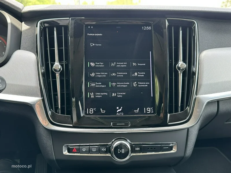 Volvo V90 Cross Country 28