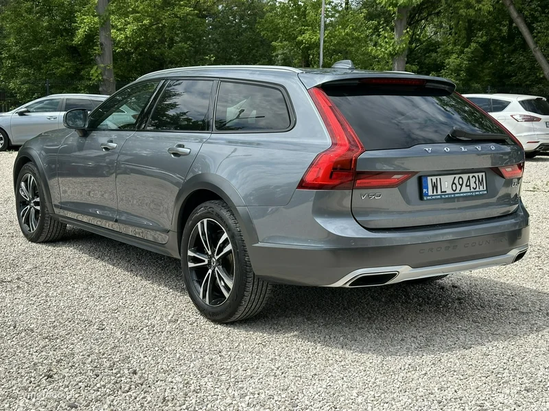 Volvo V90 Cross Country 5