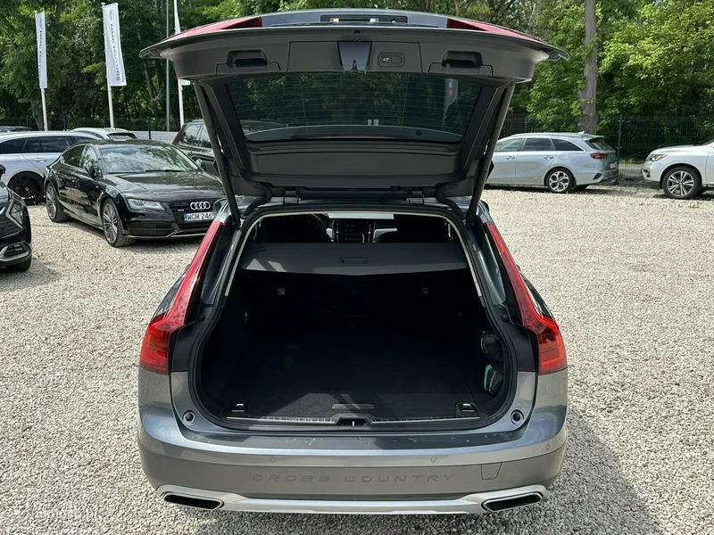 Volvo V90 Cross Country 9