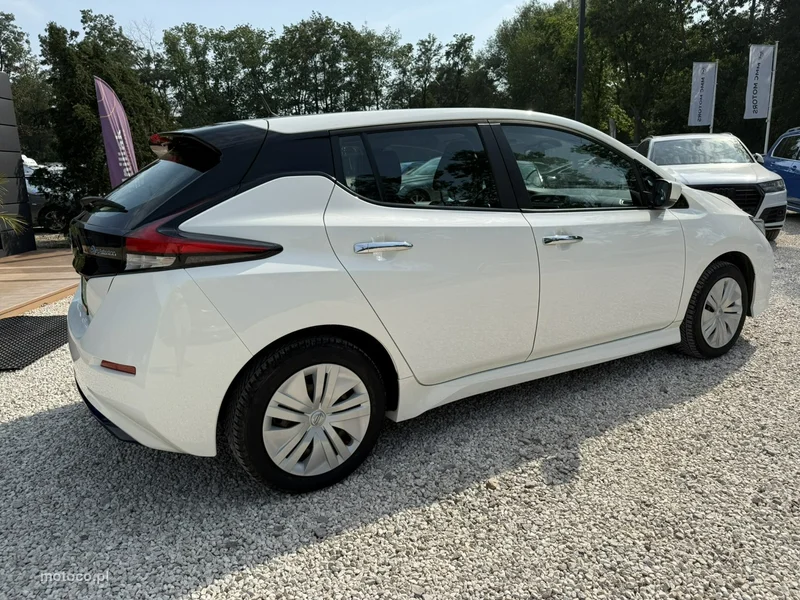 Nissan Leaf 13
