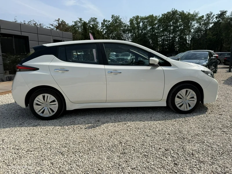 Nissan Leaf 22