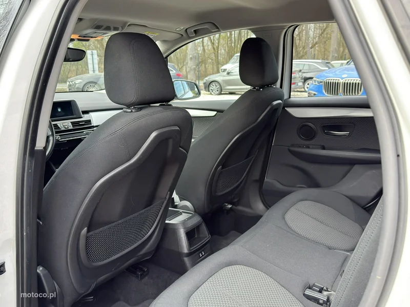 BMW Seria 2 G42 216 13